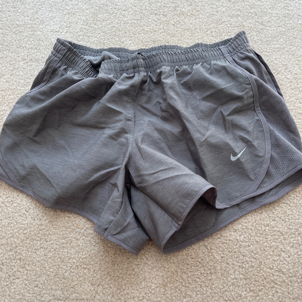 girls Nike dri-fit shorts size medium